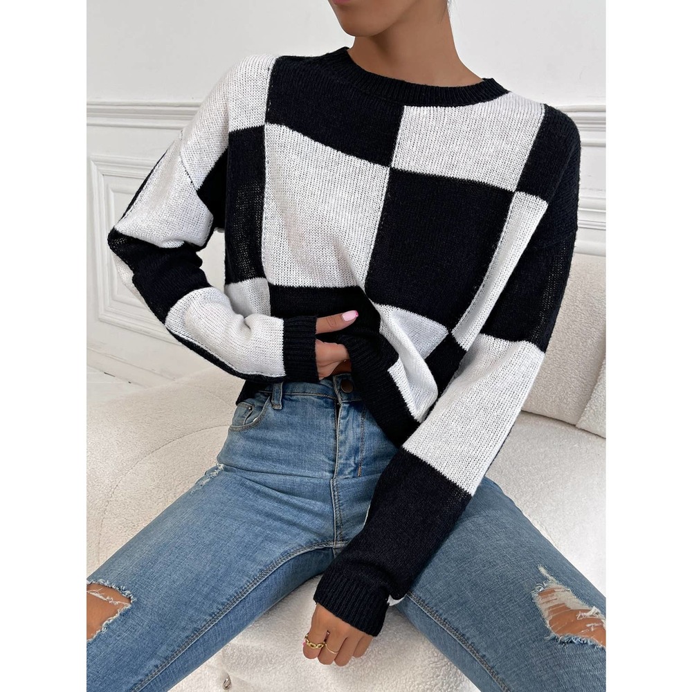 Checkered Pattern plaid black white knit Sweater - Picture 3 of 6
